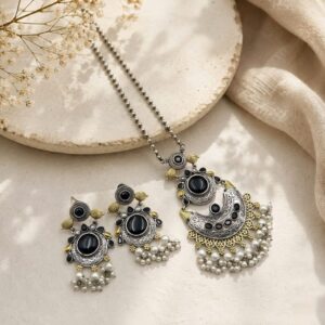 Dual tone pendant set