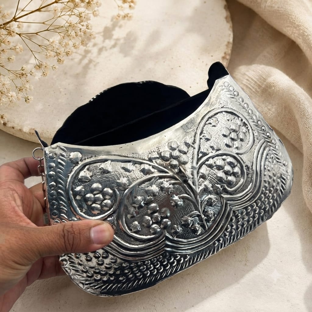 Premium quality hand purse with sling