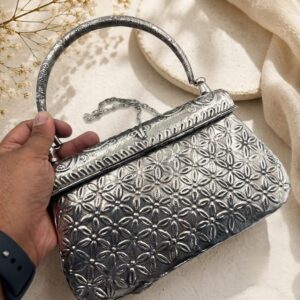 Premium quality clutch with sling