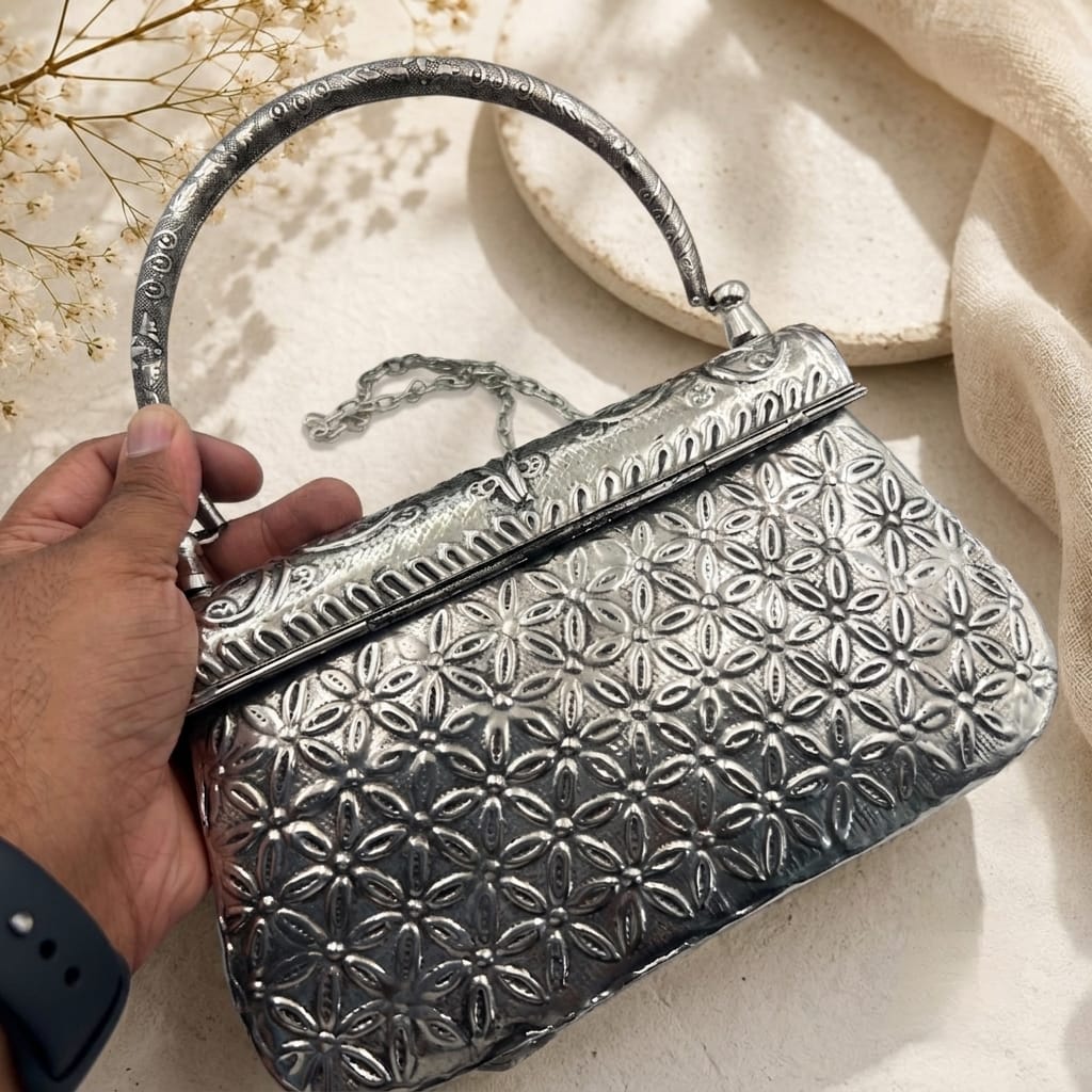 Premium quality clutch with sling