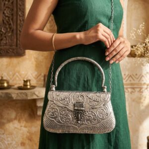 Premium quality clutch with sling