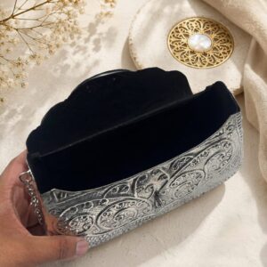 Premium quality clutch with sling