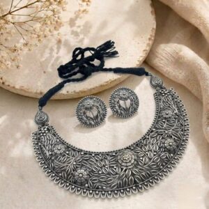 Hasli set with openabe bangles