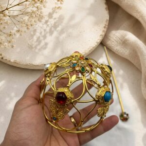 Elegant bun cage with matching pin