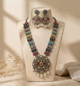 Long chain dual tone necklace