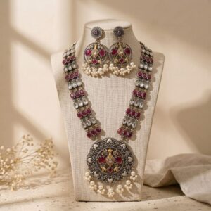 Long chain dual tone necklace
