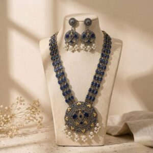 Long chain dual tone necklace