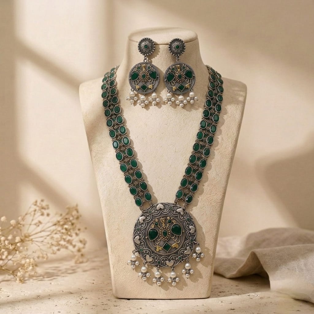 Long chain dual tone necklace
