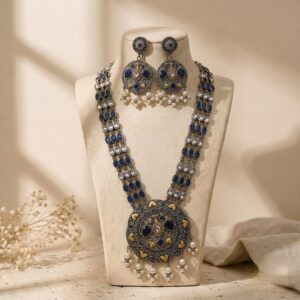 Long chain dual tone necklace