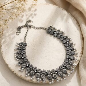 Floral choker set with earrings