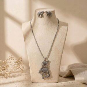 Replica western pendant set