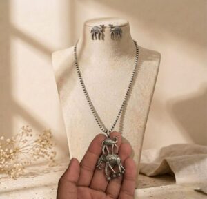 Replica western pendant set