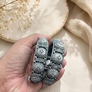 Different designed replica openable bangles