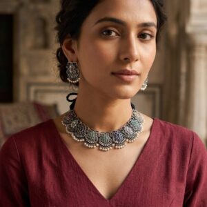 Elegant stone choker set