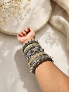 Dual tone 5 pc bangles