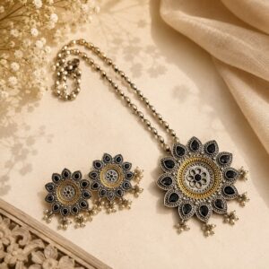 Dual tone floral designed pendant set
