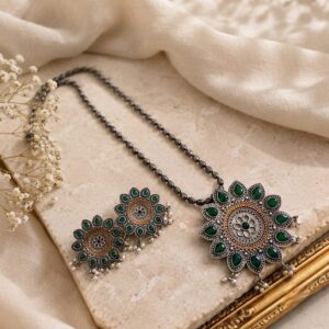 Dual tone floral designed pendant set