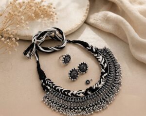 Thread ghughroo choker set