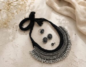 Thread ghughroo choker set
