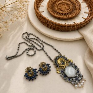 dual tone chain pendant set
