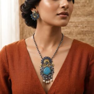 dual tone chain pendant set